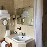 Logis Les Voiliers Hotel 2*