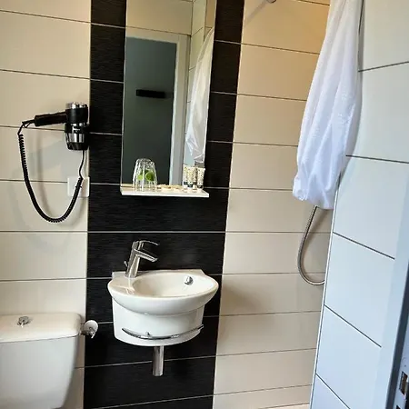 Logis Les Voiliers 2* Peigney