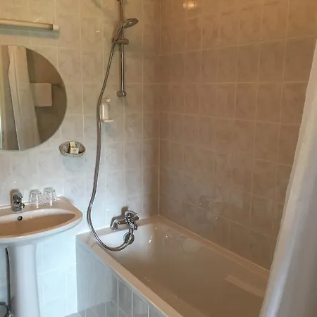 Отель Logis Les Voiliers