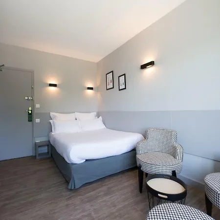 Logis Les Voiliers Hotel